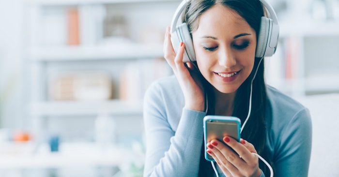 Có một số ứng dụng bạn có thể học IELTS Listening miễn phí