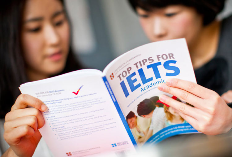 Cần cân nhắc nhiều yếu tố nếu bạn có chứng chỉ IELTS miễn thi tốt nghiệp